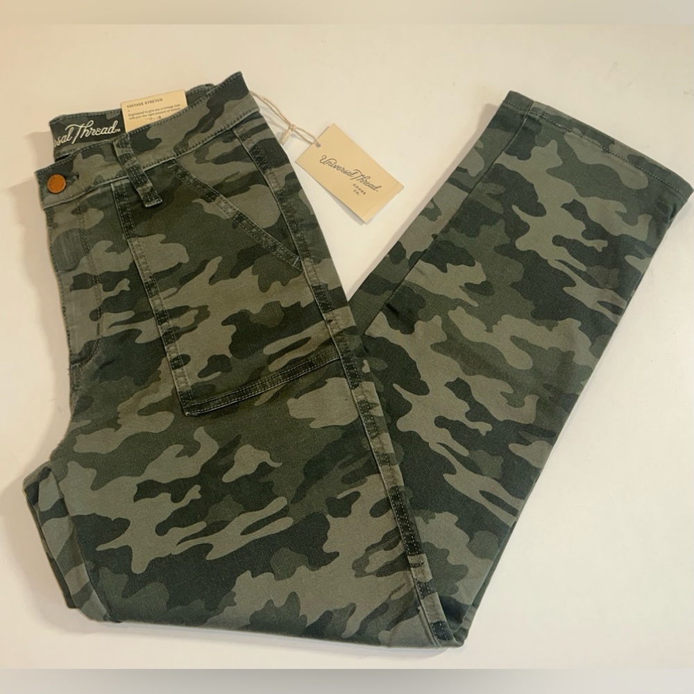 NEW Universal Thread Camo Pants Sz 6 Small Green Camouflage High Rise Straight - Picture 3 of 10
